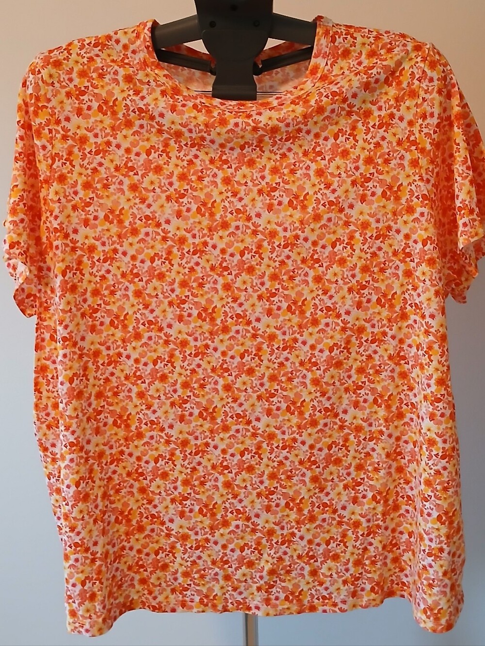 Old Navy XXL Tall  Multi Floral T Shirt